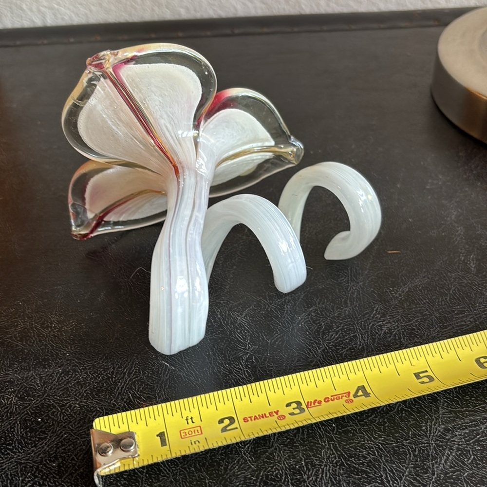 Murano Glass Flower with Cream and Pink Accents - Picture 4 of 6